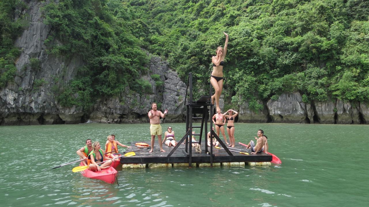 Hanoi Massive Hostel Екстер'єр фото