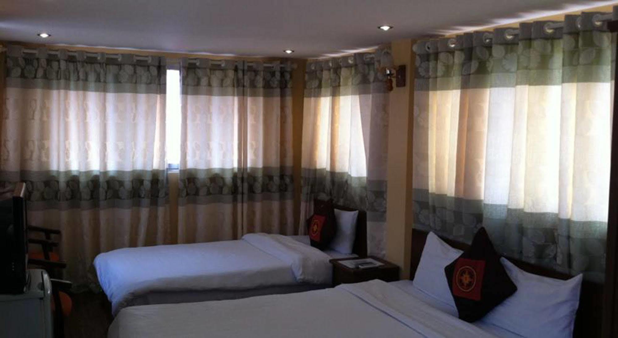 Hanoi Massive Hostel Екстер'єр фото