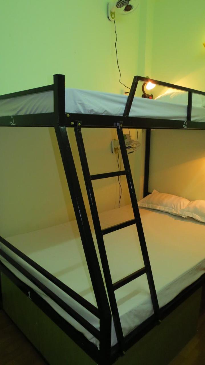 Hanoi Massive Hostel Екстер'єр фото