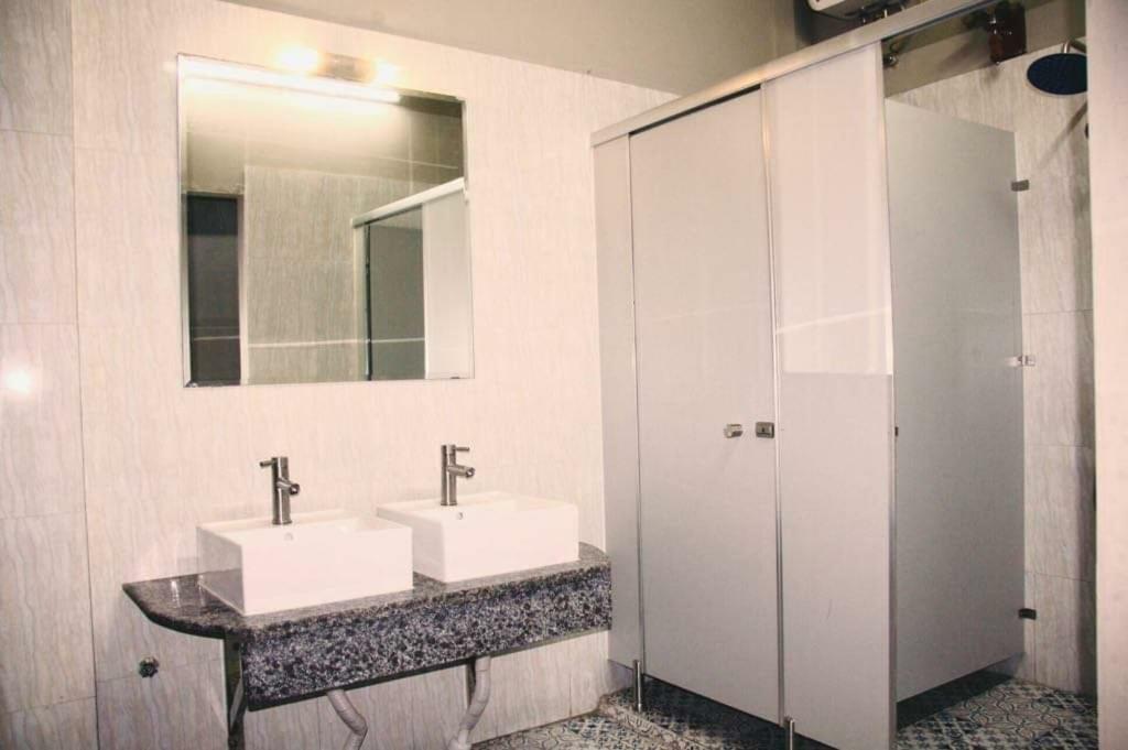 Hanoi Massive Hostel Екстер'єр фото